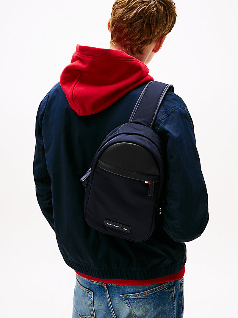 Erkek TH Nylon Slig Çapraz Çanta Lacivert AM0AM13622DW6