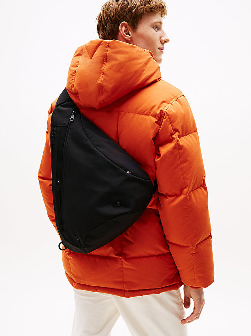 Erkek TH Commuter Sling Çapraz Çanta Siyah AM0AM13613BDS