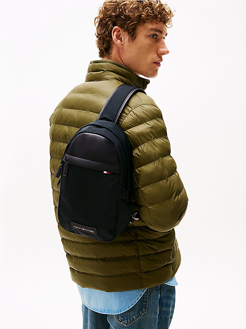 Erkek TH Nylon Slig Çapraz Çanta Siyah AM0AM13622BDS