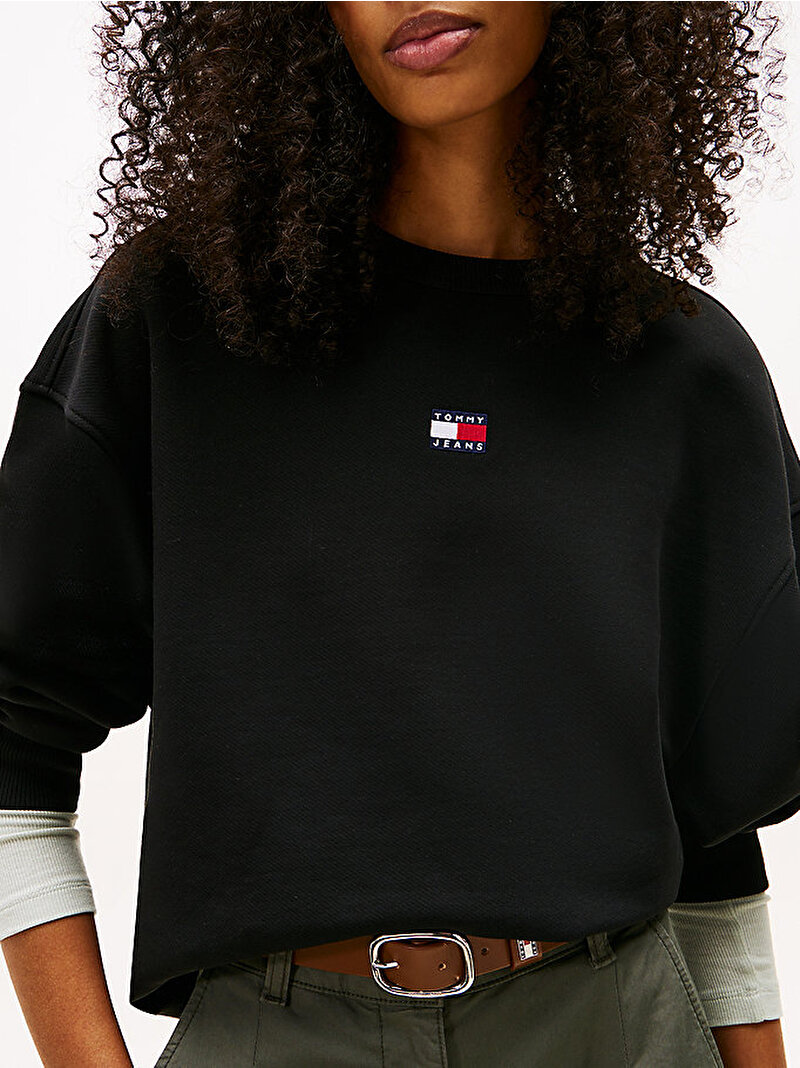 Kadın TJW Boxy Badge Crew Sweatshirt Siyah DW0DW17325BDS