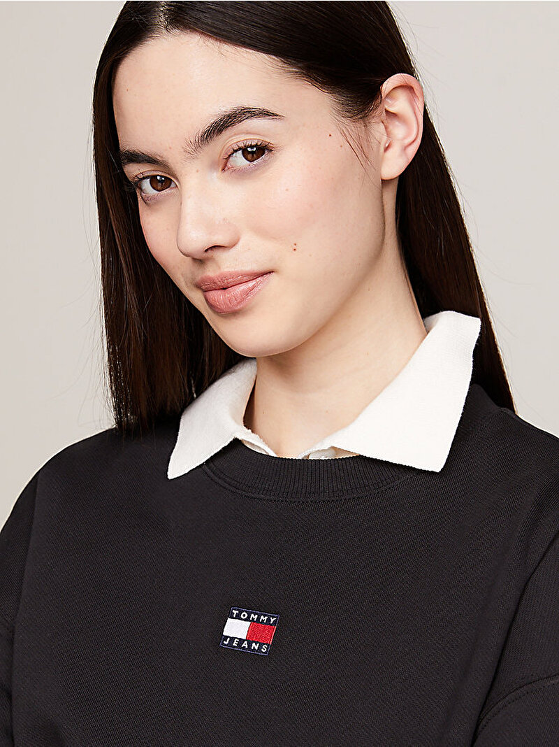 Kadın TJW Boxy Badge Crew Sweatshirt Siyah DW0DW17325BDS