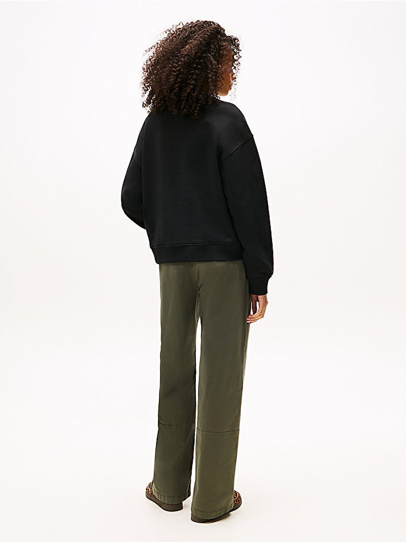 Kadın TJW Boxy Badge Crew Sweatshirt Siyah DW0DW17325BDS