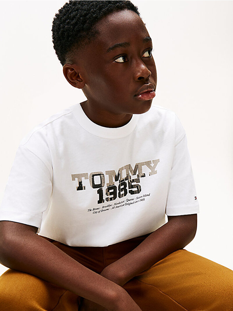 Erkek Çocuk Tommy 1985 Graphic T-shirt Beyaz  KB0KB10087YBR
