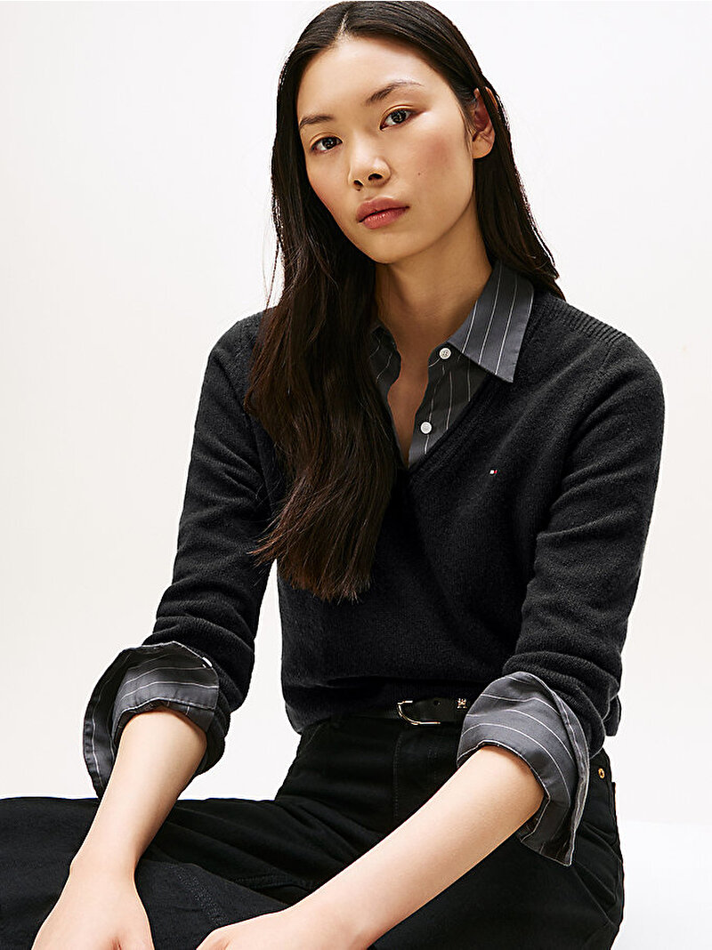 Kadın Soft Wool V-Neck Kazak Siyah WW0WW43505BDS