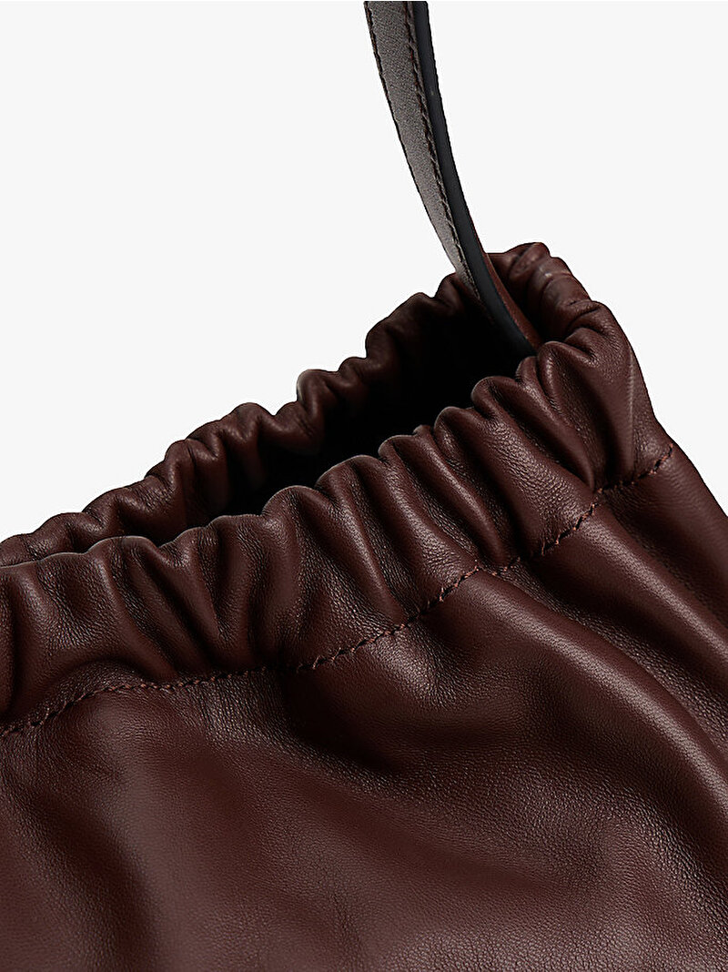 Kadın Soft Leather Omuz Çantası Kahverengi AW0AW18307GSZ