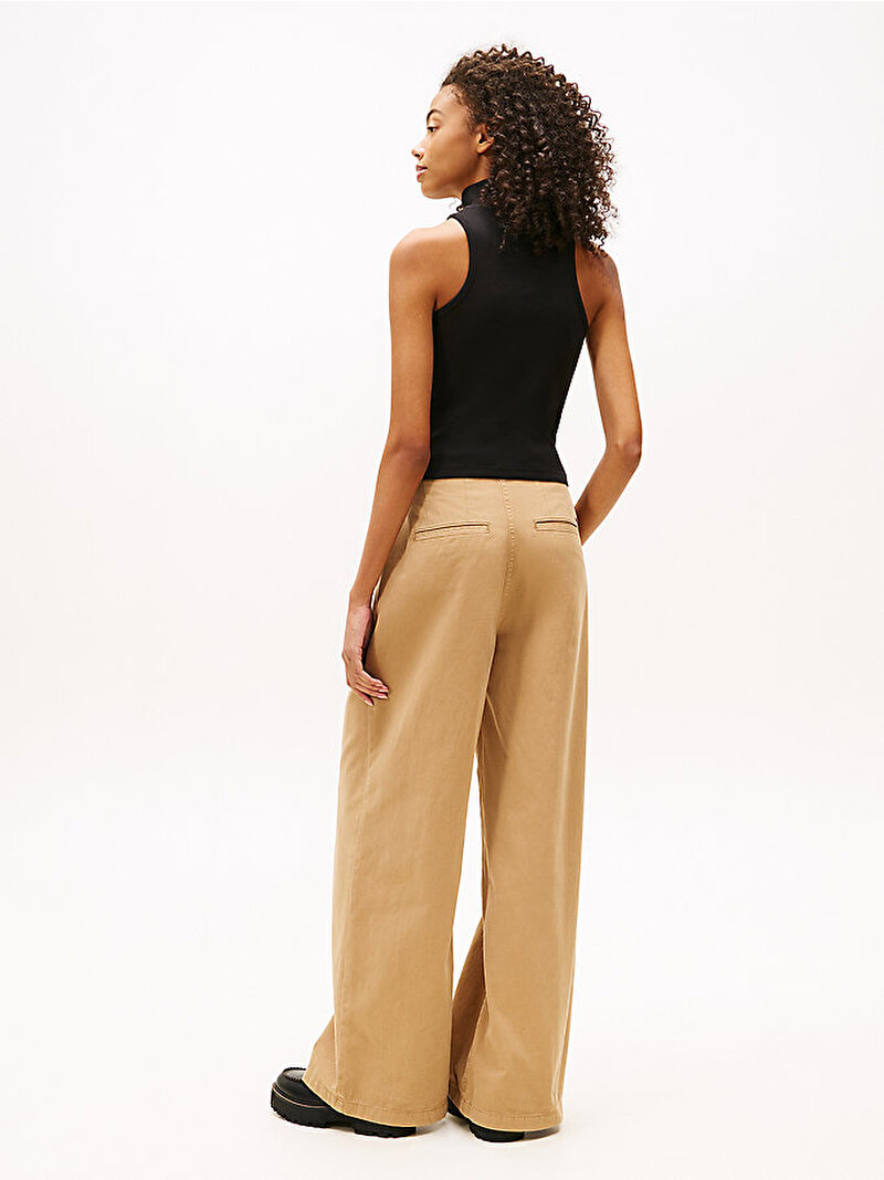 Kadın TJW Slim Badge Rib T-shirt Siyah DW0DW21840BDS