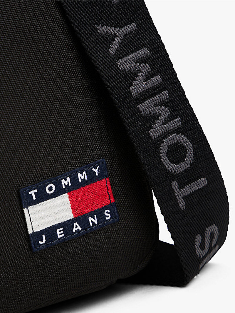 Erkek Tjm Ess Daily Çapraz Çanta Siyah AM0AM14075BDS