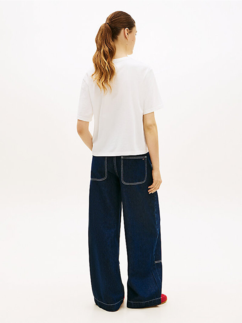 Kadın TJW Boxy Badge T-shirt Ekru DW0DW22202YBL