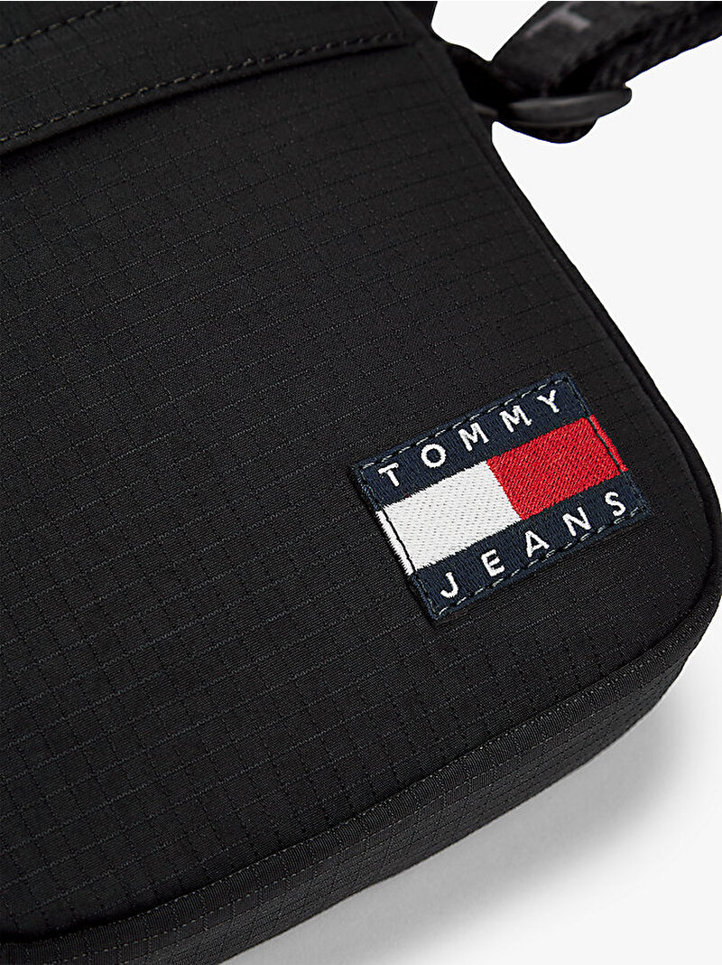 Erkek TJM Essential Daily Çapraz Çanta Siyah AM0AM14211BDS