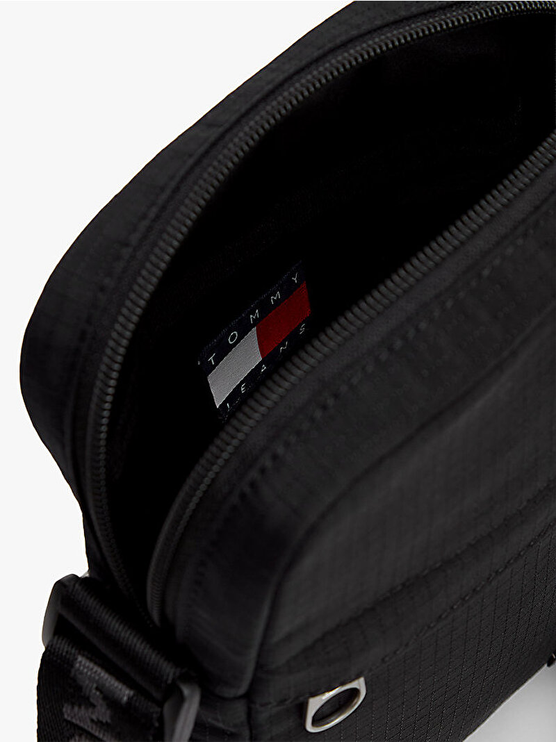 Erkek TJM Essential Daily Çapraz Çanta Siyah AM0AM14211BDS