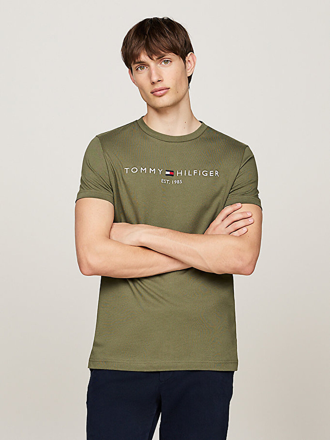 Erkek Tommy Logo T Shirt MW0MW11797PLI Tommy Hilfiger