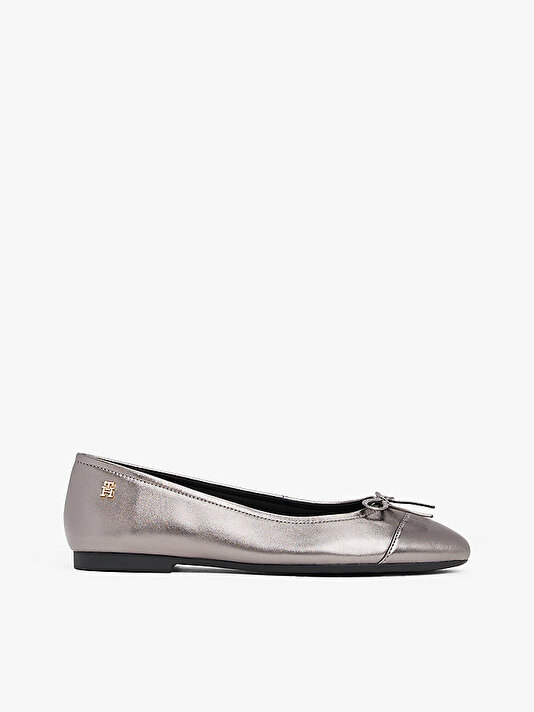 Kadın Metallic Toe-Cap Babet